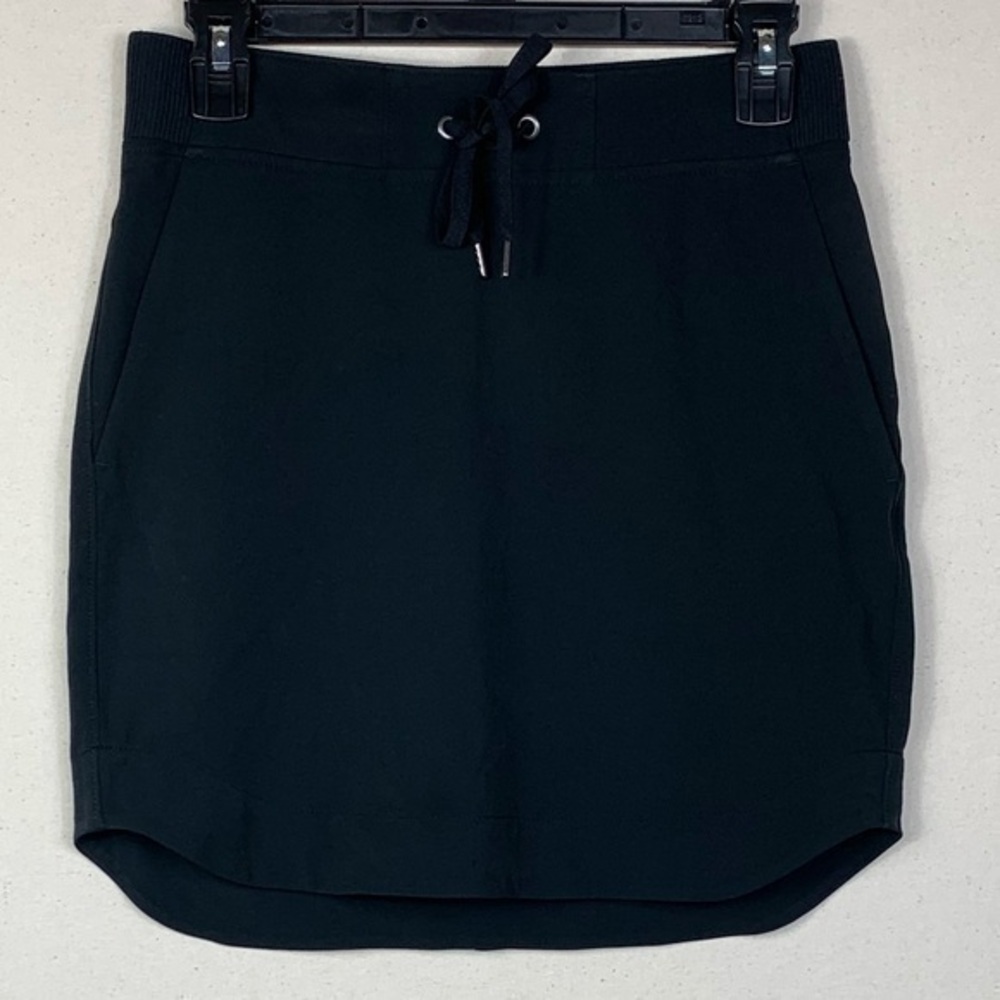 Athleta | Black Skirt
